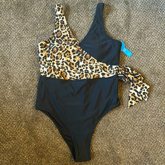 NWT CUPSHE swim bathing suit leopard print black one piece size large - Picture 1 of 6